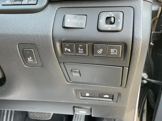 レクサス ＬＳ 600h バージョンC Iパック 宮崎県 2015(平27)年 8.7万km スターライトブラックガラスフレーク 純正ナビ(Bluetooth・フルセグTV・CD/DVD)/バックカメラ/ETC/ドラレコ前/パワートランクリッド/ムーンルーフ/N席オットマン/BSM/コーナーセンサー/クルコン/プリクラッシュセーフティシステム/横滑り防止/レザーシート(シートヒーター/エアシート)/前席パワーシート/純正18インチアルミホイール/純正フロアマット/LEDヘッドライト/オートマチックハイビーム