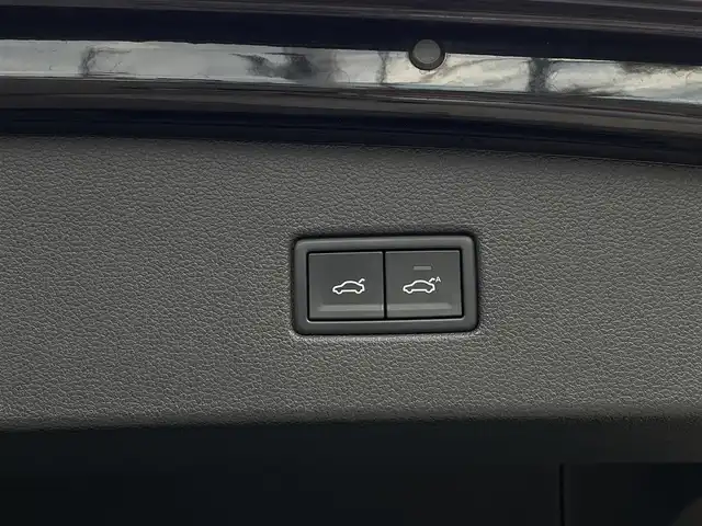フォルクスワーゲン ティグアン TDI 4モーション Rライン ブラックスタイル 長野県 2018(平30)年 5万km ディープブラックパールエフェクト 黒革シート/ＰＷシート/ＨＵＤ（ヘッドアップディスプレイ）/ＡＣＣ（アダプティブクルーズコントロール）/ＬＫＡ（レーンキープアシスト）/BSM（サイドアシスト）/パーキングアシスト/ＤｉｓｃｏｖｅｒＰｒｏナビ/３６０°カメラ/ＡｎｄｒｏｉｄＡｕｔｏ/ＡｐｐｌｅＣａｒＰｌａｙ/全席シートヒーター/ＰＷバックドア/オートホールドブレーキ/パークセンサー/ルーフコンソール/LEDヘッドライト/ETC2.0