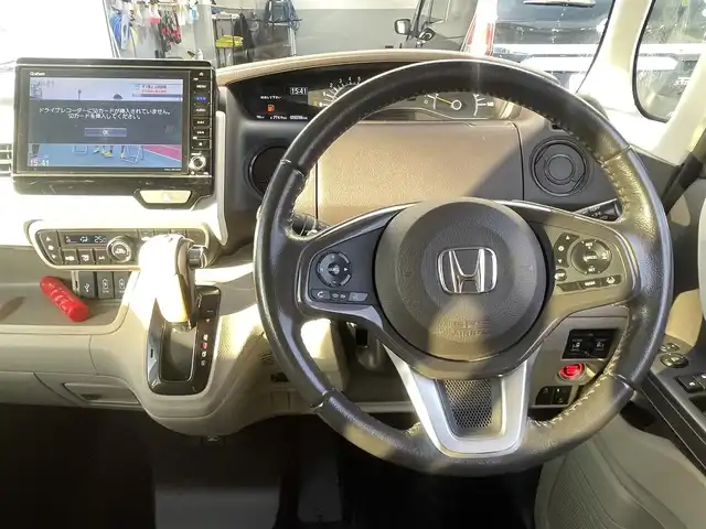 ホンダ Ｎ ＢＯＸ G EX ターボ ホンダセンシング 宮崎県 2018(平30)年 5.1万km ルナシルバーM 純正8型ナビ（VXU-185NBi）/　AM FM CD DVD TV /バックカメラ/ホンダセンシング/バックカメラ/両側パワースライドドア/ウィンカーミラー/純正アルミホイール/ETC/純正ドライブレコーダー/レーダークルーズコントロール/LEDヘッドライト/ウィンカーミラー/電動格納ミラー/スマートキー/プッシュスタート