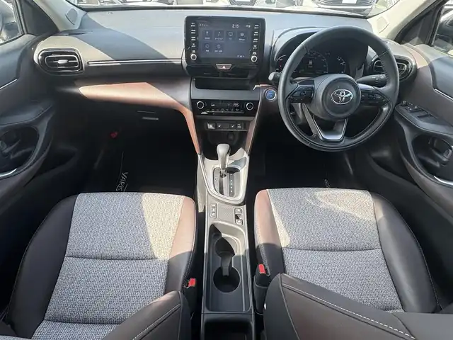 トヨタ ヤリスクロス ハイブリッド Z 徳島県 2022(令4)年 1.9万km ホワイトパールクリスタルシャイン 純正9インチDAナビ/フルセグTV/Bluetooth/ビルトインETC/バックカメラ/トヨタセーフティセンス/前後コーナーセンサー/ブラインドスポットモニター/レーダークルーズコントロール/ハーフレザーシート/前席シートヒーター/運転席パワーシート/LEDヘッドランプ/オートライト/オートハイビーム/純正フロアマット/純正18インチアルミホイール/スマートキー/盗難防止装置