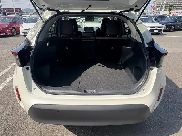 トヨタ ヤリスクロス ハイブリッド Z 徳島県 2022(令4)年 1.9万km ホワイトパールクリスタルシャイン 純正9インチDAナビ/フルセグTV/Bluetooth/ビルトインETC/バックカメラ/トヨタセーフティセンス/前後コーナーセンサー/ブラインドスポットモニター/レーダークルーズコントロール/ハーフレザーシート/前席シートヒーター/運転席パワーシート/LEDヘッドランプ/オートライト/オートハイビーム/純正フロアマット/純正18インチアルミホイール/スマートキー/盗難防止装置
