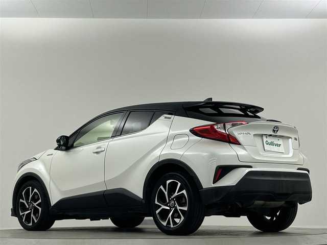 トヨタ Ｃ－ＨＲ G 埼玉県 2017(平29)年 4.6万km ブラック/ホワイトパールクリスタルシャイン 2トーン ナビ　ＡＶＮ－Ｒ８Ｗ　フルセグＴＶ　ＢＴ　ＤＶＤ　アダプティブクルーズコントロール　Ｄ／Ｎ席シートヒーター　バックカメラ　ドライブレコーダー　ビルトインＥＴＣ　純正１８インチＡＷ　プッシュスタート