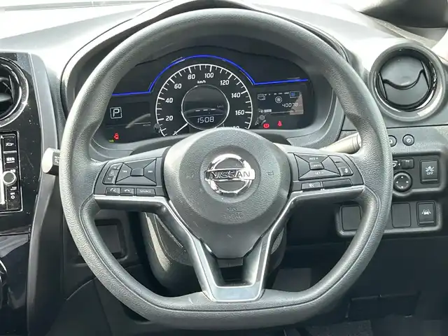 日産 ノート e－パワー X Bアロー 愛知県 2018(平30)年 4万km ダークメタルグレー/スーパーブラック2トーン スマートキー/プッシュスタート/純正ナビ/フルセグTV/CD/DVD/BT/バックカメラ/アラウンドビューモニター/デジタルインナーミラー/ETC/純正15インチAW/エマージェンシーブレーキ/車線逸脱防止警報/クリアランスソナー/ドライブレコーダー/レーダークルーズコントロール/オートライト/純正フロアマット/純正ドアバイザー/取説、保証書