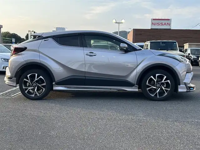 トヨタ Ｃ－ＨＲ G 広島県 2017(平29)年 9.5万km メタルストリームM ワンオーナー/モデリスタエアロ/アルパインSDナビ/　（フルセグテレビ/CD/DVD/Bluetooth）/バックカメラ/レーンキープアシスト/衝撃被害軽減システム/コーナーセンサー/リアクロストラフィックアラート/ブラインドスポットモニター/ETC2.0/ドライブレコーダー/レーダー探知機/純正18インチアルミホイール/横滑防止装置/LEDヘッドライト/フォグランプ/オートライト/オートマチックハイビーム/純正フロアマット