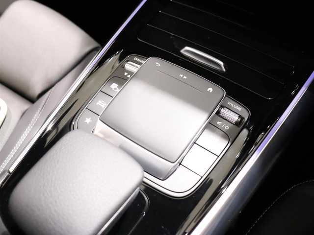メルセデス・ベンツ ＧＬＡ２００ｄ 4マチック AMGライン 静岡県 2020(令2)年 3.9万km ポーラホワイト レザーEXパッケージ/黒・グレーの本革ツートン/アンビエントライト/アドバンスパッケージ/HUD/サンルーフ/純正ナビ/フルセグTV/純正ドライブレコーダー前後/360°カメラ/パドルシフト/ハイビームアシスト/ACC