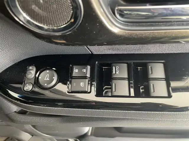 ホンダ Ｎ ＢＯＸ カスタム G L ターボ ホンダセンシング 愛知県 2019(令1)年 5.5万km クリスタルブラックパール ホンダセンシング/　・衝突軽減ブレーキ/　・誤発進抑制機能/　・後方誤発進抑制機能/　・歩行者事故低減ステアリング/　・路外逸脱抑制機能/　・アダプティブ・クルーズ・コントロール/　・車線維持支援システム/　・オートハイビーム/　・先行車発進お知らせ機能/　・標識認識機能/純正ナビ/（・Bluetooth/フルセグTV/SD/USB/CD/DVD）/バックカメラ/ハーフレザー/ドライブレコーダー/ETC/ステアリングリモコン/パドルシフト/ロールサンシェード/オートライト/純正フロアマット/純正AW/スマートキー/エンジンスタートボタン/LEDライト/ドアバイザー