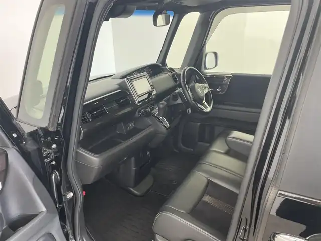 ホンダ Ｎ ＢＯＸ カスタム G L ターボ ホンダセンシング 愛知県 2019(令1)年 5.5万km クリスタルブラックパール ホンダセンシング/　・衝突軽減ブレーキ/　・誤発進抑制機能/　・後方誤発進抑制機能/　・歩行者事故低減ステアリング/　・路外逸脱抑制機能/　・アダプティブ・クルーズ・コントロール/　・車線維持支援システム/　・オートハイビーム/　・先行車発進お知らせ機能/　・標識認識機能/純正ナビ/（・Bluetooth/フルセグTV/SD/USB/CD/DVD）/バックカメラ/ハーフレザー/ドライブレコーダー/ETC/ステアリングリモコン/パドルシフト/ロールサンシェード/オートライト/純正フロアマット/純正AW/スマートキー/エンジンスタートボタン/LEDライト/ドアバイザー