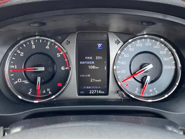 トヨタ ハイラックス Z GRスポーツ 福岡県 2022(令4)年 2.3万km スーパーホワイトⅡ 純正ナビ/AppleCarPlay/USB/Bluetooth/クルーズコントロール/レーンキープ/360度カメラ/ETC/GRロゴ入り半革シート/D席パワーシート/LEDヘッドライト/純正フロアマット/純正18インチアルミホイール/コーナーセンサー/スマートキー/スペアキー×1/保証書/取扱説明書