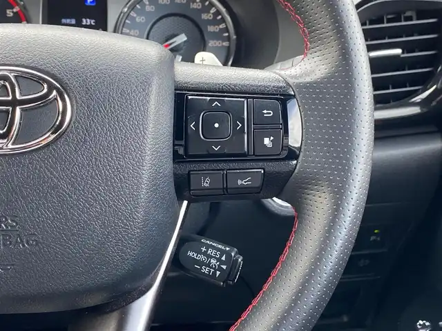 トヨタ ハイラックス Z GRスポーツ 福岡県 2022(令4)年 2.3万km スーパーホワイトⅡ 純正ナビ/AppleCarPlay/USB/Bluetooth/クルーズコントロール/レーンキープ/360度カメラ/ETC/GRロゴ入り半革シート/D席パワーシート/LEDヘッドライト/純正フロアマット/純正18インチアルミホイール/コーナーセンサー/スマートキー/スペアキー×1/保証書/取扱説明書