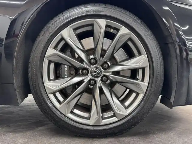 レクサス ＬＳ 500h Fスポーツ 三重県 2018(平30)年 6.7万km ブラック Pガソリン・マルチステージハイブリッド/FR/MTモード付フロアCVT/12.3型ナビ/（CD/DVD/REC/SD/USB/Bluetooth/Miracast/AUX/TV）/パノラミックビューモニター/ドライブレコーダー 前方/ETC2.0/LEXUS Safety System＋A/・プリクラッシュセーフティ（歩行者注意喚起・アクティブ操舵回避支援）/・フロントクロストラフィックアラート/・Lexus CoDrive（レーダークルコン・レーントレーシングアシスト・レーンチェンジアシスト）/・ドライバー異常時停車支援システム/・上下2段式アダプティブハイビームシステム/・ロードサインアシスト/・先行車発進告知機能/・ITS Connect/・ブラインドスポットモニター/など/装備/・本革シート/・シートヒーター（D/N/2nd左右）＆ベンチレーション（D/N）/・メモリーパワーシート（D20way/N18way）/・パワートランクリッド/・デジタルインナーミラー/・左右独立温度調整オートエアコン/・電動リヤガラスサンシェード/・カラーヘッドアップディスプレイ/・電子パーキングブレーキ/・純正20inAW/・スマートキーx1＋カードキーx1/など