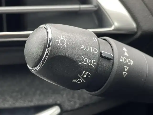 プジョー ５００８ GT ブルーHDi 三重県 2021(令3)年 3.6万km プラチナグレー 黒半革/ＡＣＣ/メモリー付パワーシート/シートヒーター/ランバーサポート/３６０°カメラ/前後ドラレコ/Ｂｌｕｅｔｏｏｔｈ/ｃａｒｐｌａｙ/純正ナビ・フルセグTV/ブラインドスポットモニター/純正１８インチＡＷ