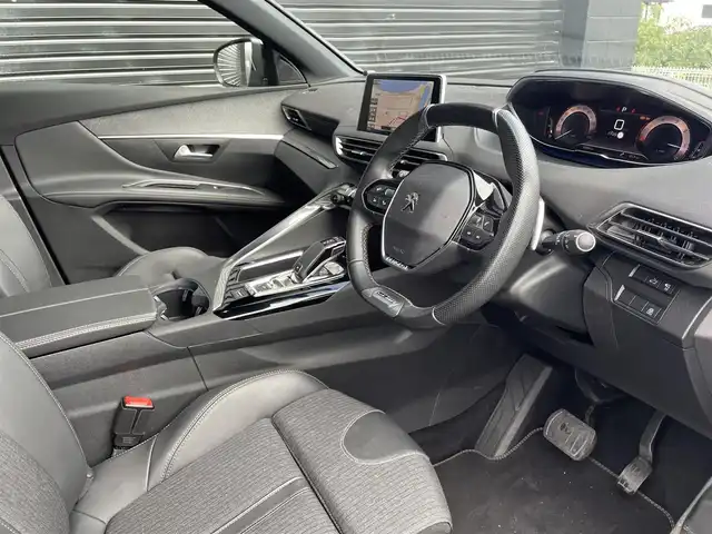 プジョー ５００８ GT ブルーHDi 三重県 2021(令3)年 3.6万km プラチナグレー 黒半革/ＡＣＣ/メモリー付パワーシート/シートヒーター/ランバーサポート/３６０°カメラ/前後ドラレコ/Ｂｌｕｅｔｏｏｔｈ/ｃａｒｐｌａｙ/純正ナビ・フルセグTV/ブラインドスポットモニター/純正１８インチＡＷ