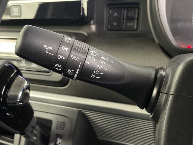 スズキ スペーシア ギア HYBRID XZターボ 埼玉県 2023(令5)年 2.3万km クールカーキパールメタリック/ガンメタリック2トーン 純正ナビ/(Bluetooth/iPod/USB/CD/DVD/FM/AM/SmartphoneLink)/フルセグテレビ/全方位カメラ/ETC/前後ドライブレコーダー/両側パワースライドドア/パドルシフト/レーダークルーズコントロール/衝突被害軽減ブレーキ/車線逸脱警報/後方コーナーセンサー/シートヒーター/プッシュスタート/サーキュレーター/オートLEDライト/純正14インチアルミホイール