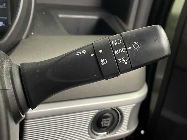 スズキ スペーシア ギア HYBRID XZターボ 埼玉県 2023(令5)年 2.3万km クールカーキパールメタリック/ガンメタリック2トーン 純正ナビ/(Bluetooth/iPod/USB/CD/DVD/FM/AM/SmartphoneLink)/フルセグテレビ/全方位カメラ/ETC/前後ドライブレコーダー/両側パワースライドドア/パドルシフト/レーダークルーズコントロール/衝突被害軽減ブレーキ/車線逸脱警報/後方コーナーセンサー/シートヒーター/プッシュスタート/サーキュレーター/オートLEDライト/純正14インチアルミホイール