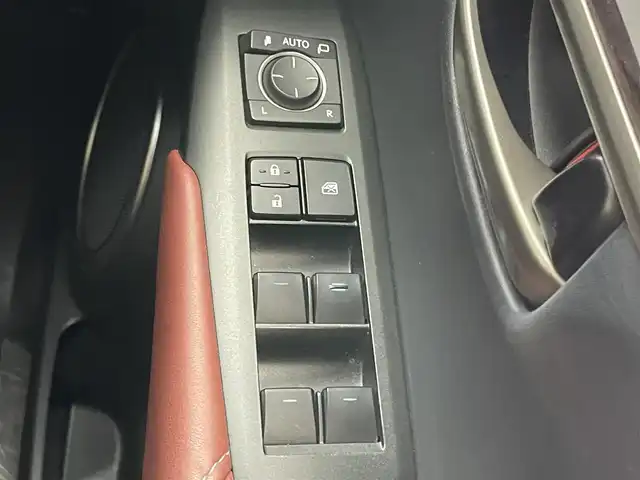 レクサス ＮＸ 300h バージョンL 愛知県 2014(平26)年 8.2万km スターライトブラックガラスフレーク 純正ナビ　フルセグＴＶ　Ｂｌｕｅｔｏｏｔｈ　茶革　シートヒーター　エアシート　ステアリングヒーター　電動リアゲート　ＥＴＣ　衝突軽減　追従クルコン　三眼ＬＥＤライト　コーナーセンサー　ドラレコ　AC100V　禁煙車