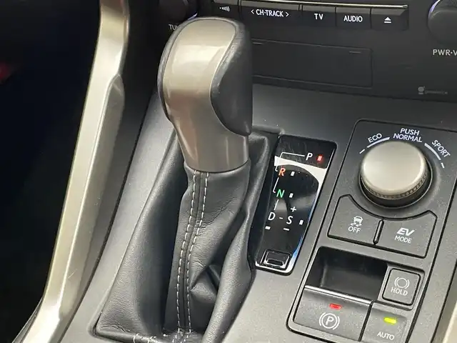 レクサス ＮＸ 300h バージョンL 愛知県 2014(平26)年 8.2万km スターライトブラックガラスフレーク 純正ナビ　フルセグＴＶ　Ｂｌｕｅｔｏｏｔｈ　茶革　シートヒーター　エアシート　ステアリングヒーター　電動リアゲート　ＥＴＣ　衝突軽減　追従クルコン　三眼ＬＥＤライト　コーナーセンサー　ドラレコ　AC100V　禁煙車