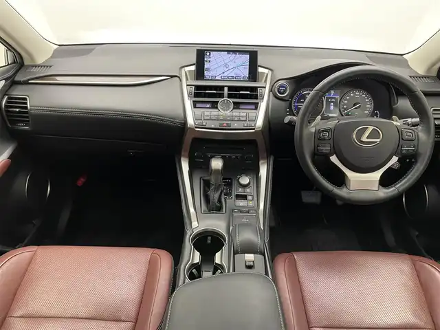 レクサス ＮＸ 300h バージョンL 愛知県 2014(平26)年 8.2万km スターライトブラックガラスフレーク 純正ナビ　フルセグＴＶ　Ｂｌｕｅｔｏｏｔｈ　茶革　シートヒーター　エアシート　ステアリングヒーター　電動リアゲート　ＥＴＣ　衝突軽減　追従クルコン　三眼ＬＥＤライト　コーナーセンサー　ドラレコ　AC100V　禁煙車