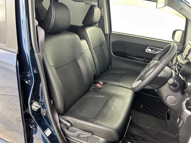 ダイハツ ムーヴ カスタム RS ハイパーLTD SAⅢ 愛知県 2022(令4)年 1.3万km ブラックマイカメタリック/レーザーブルークリスタルシャイン 2トーン 禁煙車/純正7インチナビ/（CD/DVD/Bluetooth/フルセグTV/USB)/全方位カメラ/スマートアシストIII/・衝突軽減ブレーキ/・レーンキープアシスト/・オートマチックハイビーム/。コーナーセンサー/ETC/ドライブレコーダー/シートヒーター/純正15インチアルミホイール/スマートキー/スペアキー1本/プッシュスタート/LEDヘッドライト/フロントフォグランプ/純正フロアマット/横滑り防止装置/ベンチシート/電動格納ミラー