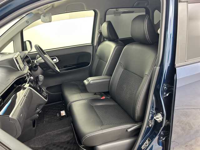 ダイハツ ムーヴ カスタム RS ハイパーLTD SAⅢ 愛知県 2022(令4)年 1.3万km ブラックマイカメタリック/レーザーブルークリスタルシャイン 2トーン 禁煙車/純正7インチナビ/（CD/DVD/Bluetooth/フルセグTV/USB)/全方位カメラ/スマートアシストIII/・衝突軽減ブレーキ/・レーンキープアシスト/・オートマチックハイビーム/。コーナーセンサー/ETC/ドライブレコーダー/シートヒーター/純正15インチアルミホイール/スマートキー/スペアキー1本/プッシュスタート/LEDヘッドライト/フロントフォグランプ/純正フロアマット/横滑り防止装置/ベンチシート/電動格納ミラー