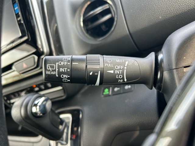 ホンダ Ｎ ＢＯＸ カスタム G L ターボ ホンダセンシング 千葉県 2018(平30)年 5.6万km プラチナホワイトパール 純正ナビ/Bluetooth/CD/DVD/フルセグテレビ/バックカメラ/ETC/レーダークルーズコントロール/ホンダセンシング/CMBS警報距離/ACC先行車発進検知音/先行車お知らせ機能/路外逸脱システム/レーンキープアシスト/標識認識機能/前後コーナーセンサー/電動格納ウインカーミラー/シーケンシャルウインカー/オートライト/オートハイビーム/LEDヘッドライト/スマートキー/スペアキー×１/純正フロアマット/純正アルミホイール