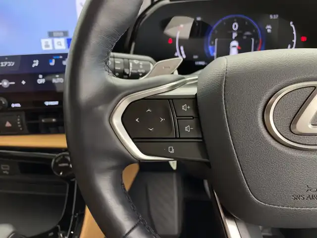 レクサス ＮＸ 250 バージョンL 鹿児島県 2022(令4)年 1.2万km ラグジュアリーホワイトパールクリスタルシャインガラスフレーク ワンオーナー/レクサスセーフティシステム+/・プリクラッシュセーフティ/・レーダークルーズコントロール/・レーントレーシングアシスト/・アダプティブハイビーム/・ロードサインアシスト/・ドライバー異常時対応システム/・プロアクティブドライビングアシスト/・ブラインドスポットモニター/・パーキングサポートブレーキ/・安心降車アシスト/・クリアランスソナー/パノラマルーフ/純正14インチディスプレイオーディオ/・ナビ機能/・フルセグTV/・USB/BT/AM.FM/・Applecarplay/Androidauto/パノラミックビューモニター/パワーバックドア/ビルトイン2.0ETC/シートヒーター/前席エアーシート/D席メモリ付パワーシート/D/N席パワーシート/ステアリングヒーター/パドルシフト/革巻きステアリング/ステアリングスイッチ/ヘッドアップディスプレイ/電動パーキングブレーキ/オートホールド/アイドリングストップ/LEDヘッドライト/フォグランプ/オートライト/純正20インチAW/プッシュスタート/スマートキー/電動格納ウィンカーミラー