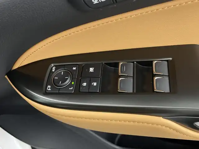 レクサス ＮＸ 250 バージョンL 鹿児島県 2022(令4)年 1.2万km ラグジュアリーホワイトパールクリスタルシャインガラスフレーク ワンオーナー/レクサスセーフティシステム+/・プリクラッシュセーフティ/・レーダークルーズコントロール/・レーントレーシングアシスト/・アダプティブハイビーム/・ロードサインアシスト/・ドライバー異常時対応システム/・プロアクティブドライビングアシスト/・ブラインドスポットモニター/・パーキングサポートブレーキ/・安心降車アシスト/・クリアランスソナー/パノラマルーフ/純正14インチディスプレイオーディオ/・ナビ機能/・フルセグTV/・USB/BT/AM.FM/・Applecarplay/Androidauto/パノラミックビューモニター/パワーバックドア/ビルトイン2.0ETC/シートヒーター/前席エアーシート/D席メモリ付パワーシート/D/N席パワーシート/ステアリングヒーター/パドルシフト/革巻きステアリング/ステアリングスイッチ/ヘッドアップディスプレイ/電動パーキングブレーキ/オートホールド/アイドリングストップ/LEDヘッドライト/フォグランプ/オートライト/純正20インチAW/プッシュスタート/スマートキー/電動格納ウィンカーミラー