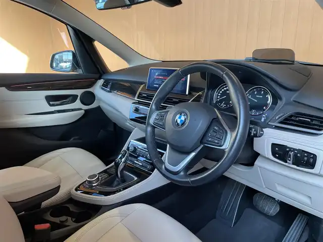 ＢＭＷ ２１８ｄ グランツアラー ラグジュアリー 愛知県 2020(令2)年 1.9万km カシミヤシルバー 白革/サンルーフ/ACC /パワーバックドア/ナビ/Bluetooth/バックカメラ/ヘッドアップディスプレイ/インテリジェントセーフティ /ETC/コンフォートアクセス/LEDヘッドライト/シートヒーター/パワーシート ドラレコ