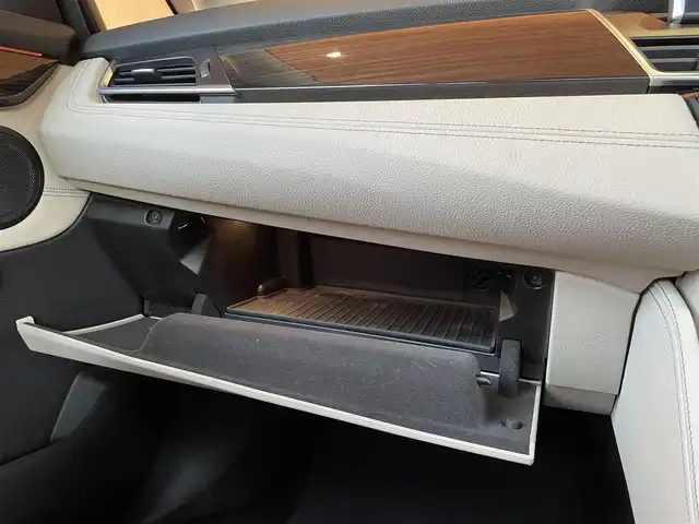 ＢＭＷ ２１８ｄ グランツアラー ラグジュアリー 愛知県 2020(令2)年 1.9万km カシミヤシルバー 白革/サンルーフ/ACC /パワーバックドア/ナビ/Bluetooth/バックカメラ/ヘッドアップディスプレイ/インテリジェントセーフティ /ETC/コンフォートアクセス/LEDヘッドライト/シートヒーター/パワーシート ドラレコ