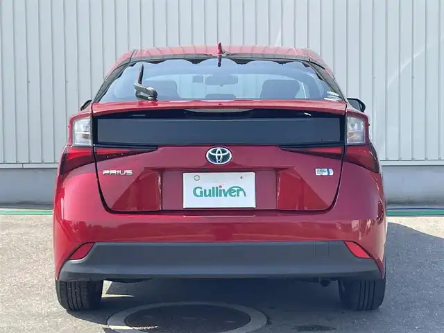 トヨタ プリウス S 富山県 2019(平31)年 5.8万km エモーショナルレッドⅡ 社外ナビ/AM/FM/CD/DVD/Bluetooth/フルセグTV/バックカメラ/ETC/トヨタセーフティセンス/プリクラッシュセーフティ/レーダークルーズコントロール/レーンキープアシスト/オートマチックハイビーム/コーナーセンサー/横滑り防止装置/前方ドライブレコーダー/LEDヘッドライト/純正15インチアルミホイール/プッシュスタート/スペアキー1本