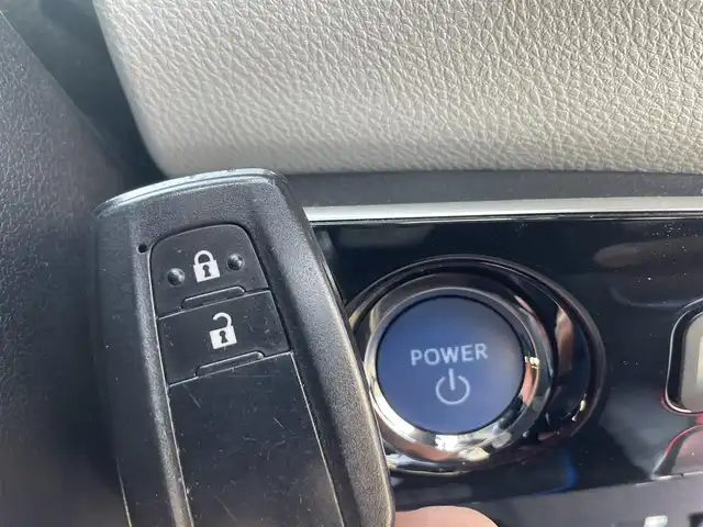 トヨタ プリウス S 富山県 2019(平31)年 5.8万km エモーショナルレッドⅡ 社外ナビ/AM/FM/CD/DVD/Bluetooth/フルセグTV/バックカメラ/ETC/トヨタセーフティセンス/プリクラッシュセーフティ/レーダークルーズコントロール/レーンキープアシスト/オートマチックハイビーム/コーナーセンサー/横滑り防止装置/前方ドライブレコーダー/LEDヘッドライト/純正15インチアルミホイール/プッシュスタート/スペアキー1本