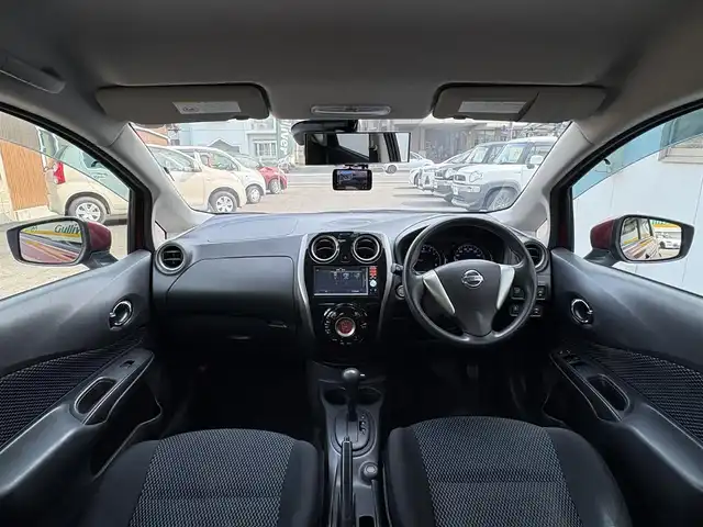 日産 ノート X 三重県 2015(平27)年 9.8万km ラディアントレッド ♪ワンオーナー♪/エマージェンシーブレーキ/LDW(車線逸脱警報)/純正ナビ/・フルセグ・USB/・CD・AUX/インテリジェントキー×2/プッシュスタート/前後ドライブレコーダー/アイドリングストップ/電動格納ミラー/ターンミラー/ETC/ドアバイザー/フロアマット/プライバシーガラス/ライトレベリング