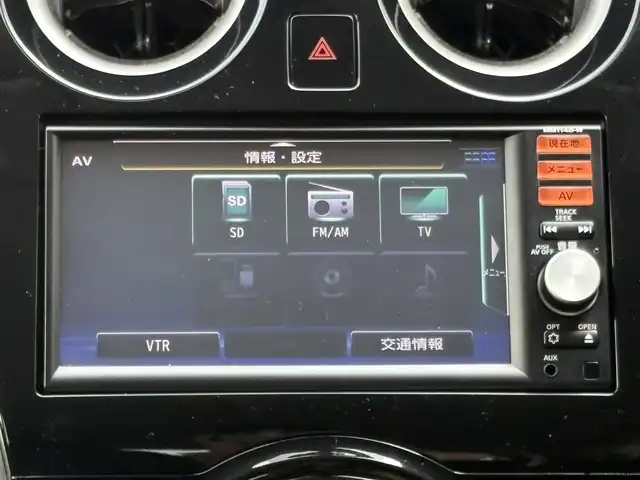日産 ノート X 三重県 2015(平27)年 9.8万km ラディアントレッド ♪ワンオーナー♪/エマージェンシーブレーキ/LDW(車線逸脱警報)/純正ナビ/・フルセグ・USB/・CD・AUX/インテリジェントキー×2/プッシュスタート/前後ドライブレコーダー/アイドリングストップ/電動格納ミラー/ターンミラー/ETC/ドアバイザー/フロアマット/プライバシーガラス/ライトレベリング