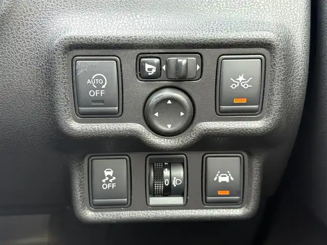 日産 ノート X 三重県 2015(平27)年 9.8万km ラディアントレッド ♪ワンオーナー♪/エマージェンシーブレーキ/LDW(車線逸脱警報)/純正ナビ/・フルセグ・USB/・CD・AUX/インテリジェントキー×2/プッシュスタート/前後ドライブレコーダー/アイドリングストップ/電動格納ミラー/ターンミラー/ETC/ドアバイザー/フロアマット/プライバシーガラス/ライトレベリング