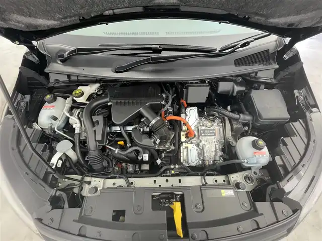 日産 ノート X 群馬県 2024(令6)年 0.5万km スーパーブラック ・純正７インチナビ/・Bluetooth接続/・フルセグTV/・USBCポート/・スマートインナーミラー/・３６０°セーフティアシスト/・プロパイロット/・全方位カメラ/・オートマチックハイビーム/・オートマチックライト/・標識検知支援/・エマージェンシーブレーキ/・LEDヘッドライト/・前後コーナーセンサー/・純正フロアマット/・スマートキー/・スペアキー×１/・アイドリングストップ