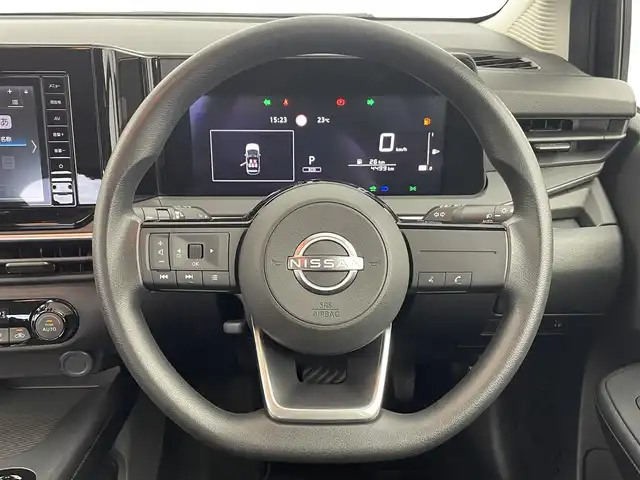 日産 ノート X 群馬県 2024(令6)年 0.5万km スーパーブラック ・純正７インチナビ/・Bluetooth接続/・フルセグTV/・USBCポート/・スマートインナーミラー/・３６０°セーフティアシスト/・プロパイロット/・全方位カメラ/・オートマチックハイビーム/・オートマチックライト/・標識検知支援/・エマージェンシーブレーキ/・LEDヘッドライト/・前後コーナーセンサー/・純正フロアマット/・スマートキー/・スペアキー×１/・アイドリングストップ