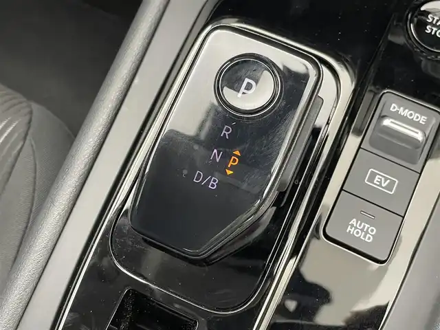 日産 ノート X 群馬県 2024(令6)年 0.5万km スーパーブラック ・純正７インチナビ/・Bluetooth接続/・フルセグTV/・USBCポート/・スマートインナーミラー/・３６０°セーフティアシスト/・プロパイロット/・全方位カメラ/・オートマチックハイビーム/・オートマチックライト/・標識検知支援/・エマージェンシーブレーキ/・LEDヘッドライト/・前後コーナーセンサー/・純正フロアマット/・スマートキー/・スペアキー×１/・アイドリングストップ