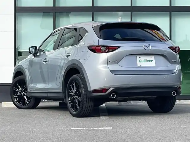 マツダ ＣＸ－５ XD ブラックトーンエディション 和歌山県 2021(令3)年 2万km ソニックシルバーM 純正10.25インチナビ/フルセグTV/Bluetooth/USB/全周囲カメラ/ETC/前後ドライブレコーダー/衝突軽減カメラ/車線逸脱防止機能/レーダークルーズコントロール/BSM/HUD/電動リアゲート/ハーフレーザーシート/運転席パワーシート/シートメモリー/前席シートヒーター/革ステアリング/ステアリングスイッチ/ステアリングヒーター/電動パーキングブレーキ/オートブレーキホールド/LEDヘッドライト/オートライト/プッシュスタート/スマートキー/スペアキー/取扱説明書/保証書