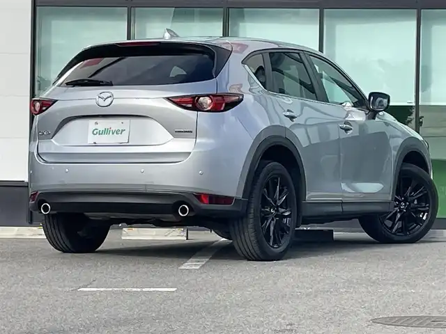 マツダ ＣＸ－５ XD ブラックトーンエディション 和歌山県 2021(令3)年 2万km ソニックシルバーM 純正10.25インチナビ/フルセグTV/Bluetooth/USB/全周囲カメラ/ETC/前後ドライブレコーダー/衝突軽減カメラ/車線逸脱防止機能/レーダークルーズコントロール/BSM/HUD/電動リアゲート/ハーフレーザーシート/運転席パワーシート/シートメモリー/前席シートヒーター/革ステアリング/ステアリングスイッチ/ステアリングヒーター/電動パーキングブレーキ/オートブレーキホールド/LEDヘッドライト/オートライト/プッシュスタート/スマートキー/スペアキー/取扱説明書/保証書