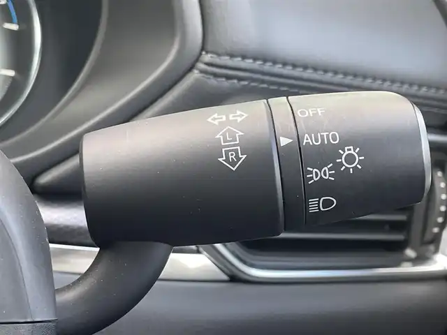マツダ ＣＸ－５ XD ブラックトーンエディション 和歌山県 2021(令3)年 2万km ソニックシルバーM 純正10.25インチナビ/フルセグTV/Bluetooth/USB/全周囲カメラ/ETC/前後ドライブレコーダー/衝突軽減カメラ/車線逸脱防止機能/レーダークルーズコントロール/BSM/HUD/電動リアゲート/ハーフレーザーシート/運転席パワーシート/シートメモリー/前席シートヒーター/革ステアリング/ステアリングスイッチ/ステアリングヒーター/電動パーキングブレーキ/オートブレーキホールド/LEDヘッドライト/オートライト/プッシュスタート/スマートキー/スペアキー/取扱説明書/保証書