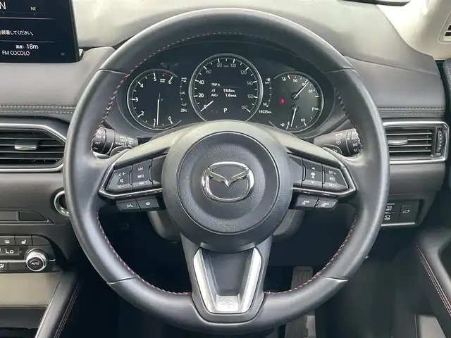 マツダ ＣＸ－５ XD ブラックトーンエディション 和歌山県 2021(令3)年 2万km ソニックシルバーM 純正10.25インチナビ/フルセグTV/Bluetooth/USB/全周囲カメラ/ETC/前後ドライブレコーダー/衝突軽減カメラ/車線逸脱防止機能/レーダークルーズコントロール/BSM/HUD/電動リアゲート/ハーフレーザーシート/運転席パワーシート/シートメモリー/前席シートヒーター/革ステアリング/ステアリングスイッチ/ステアリングヒーター/電動パーキングブレーキ/オートブレーキホールド/LEDヘッドライト/オートライト/プッシュスタート/スマートキー/スペアキー/取扱説明書/保証書