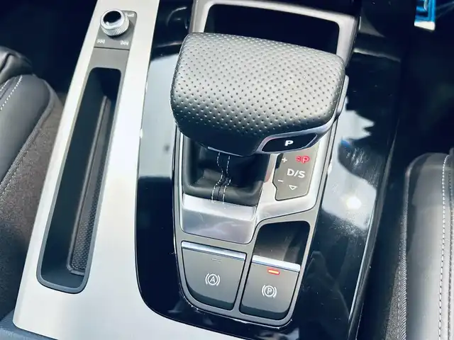 アウディ アウディ Ｑ５ SB 1stエディション 大阪府 2022(令4)年 1.4万km グレイシアホワイトメタリック 230台限定/SラインプラスP/バーチャルコックピット/ACC/純正ナビ/360度カメラ/applecarplay/サイドアシスト/純正20インチAW/LEDヘッドライト/電動リアゲート/黒革/パワーシート/Dシートメモリ/シートヒーター/パドルシフト/ETC
