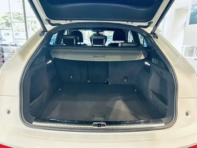 アウディ アウディ Ｑ５ SB 1stエディション 大阪府 2022(令4)年 1.4万km グレイシアホワイトメタリック 230台限定/SラインプラスP/バーチャルコックピット/ACC/純正ナビ/360度カメラ/applecarplay/サイドアシスト/純正20インチAW/LEDヘッドライト/電動リアゲート/黒革/パワーシート/Dシートメモリ/シートヒーター/パドルシフト/ETC