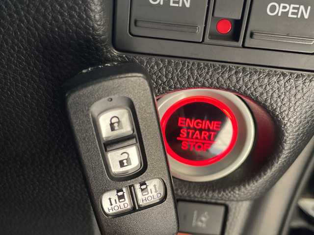 ホンダ Ｎ ＢＯＸ カスタム G L ターボ ホンダセンシング 愛知県 2019(平31)年 4.5万km クリスタルブラックパール ホンダセンシング/9型ナビ/両側パワースライドドア/レーダークルーズコントロール/バックカメラ/純正アルミホイール/ＥＴＣ/LEDヘッドライト/パドルシフト/レーンキープアシスト/オートマチックハイビーム/ドライブレコーダー/衝突軽減システム/フルセグ/CD DVD/Bluetooth/ステアリングスイッチ/スマートキー/プッシュスタート