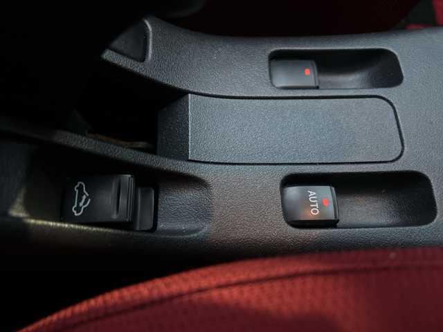 ダイハツ コペン ローブ 沖縄県 2017(平29)年 4.4万km ブラックマイカメタリック/マタドールレッドパール MT車/電動オープン/社外ナビ【CN-RE03D】/（ＡＭ／ＦＭ／ＣＤ／ＤＶＤ／ＢＴ／ＵＳＢ／フルセグＴＶ　）　/バックモニター　/ドライブレコーダー　/シートヒーター　/ＥＴＣ　/ＬＥＤヘッドライト　/フォグランプ/純正１６インチアルミ/横滑り防止