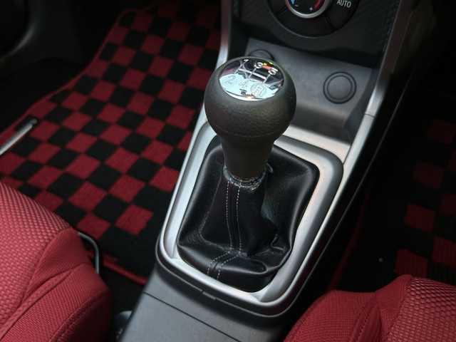 ダイハツ コペン ローブ 沖縄県 2017(平29)年 4.4万km ブラックマイカメタリック/マタドールレッドパール MT車/電動オープン/社外ナビ【CN-RE03D】/（ＡＭ／ＦＭ／ＣＤ／ＤＶＤ／ＢＴ／ＵＳＢ／フルセグＴＶ　）　/バックモニター　/ドライブレコーダー　/シートヒーター　/ＥＴＣ　/ＬＥＤヘッドライト　/フォグランプ/純正１６インチアルミ/横滑り防止