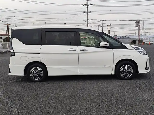 日産 セレナ