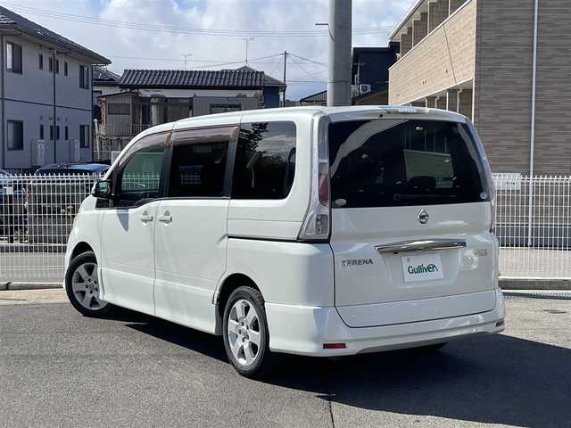 日産 セレナ