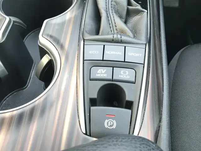 トヨタ カムリ G 富山県 2017(平29)年 6.1万km エモーショナルレッド 純正SDナビ/フルセグＴＶ/Ｂｌｕｅｔｏｏｔｈ/セーフティセンス/ＬＥＤヘッドライト/クルーズコントロール/レーンキープアシスト/ブレーキホールド/ビルトインＥＴＣ/純正ＡＷ１７インチ/スマートキー/プッシュスタート/横滑り防止装置/Wエアバック/カーテンエアバック/サイドエアバック/保証書／取説有り