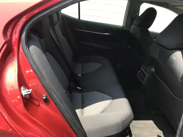 トヨタ カムリ G 富山県 2017(平29)年 6.1万km エモーショナルレッド 純正SDナビ/フルセグＴＶ/Ｂｌｕｅｔｏｏｔｈ/セーフティセンス/ＬＥＤヘッドライト/クルーズコントロール/レーンキープアシスト/ブレーキホールド/ビルトインＥＴＣ/純正ＡＷ１７インチ/スマートキー/プッシュスタート/横滑り防止装置/Wエアバック/カーテンエアバック/サイドエアバック/保証書／取説有り