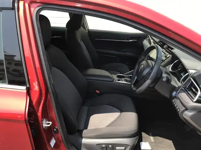 トヨタ カムリ G 富山県 2017(平29)年 6.1万km エモーショナルレッド 純正SDナビ/フルセグＴＶ/Ｂｌｕｅｔｏｏｔｈ/セーフティセンス/ＬＥＤヘッドライト/クルーズコントロール/レーンキープアシスト/ブレーキホールド/ビルトインＥＴＣ/純正ＡＷ１７インチ/スマートキー/プッシュスタート/横滑り防止装置/Wエアバック/カーテンエアバック/サイドエアバック/保証書／取説有り